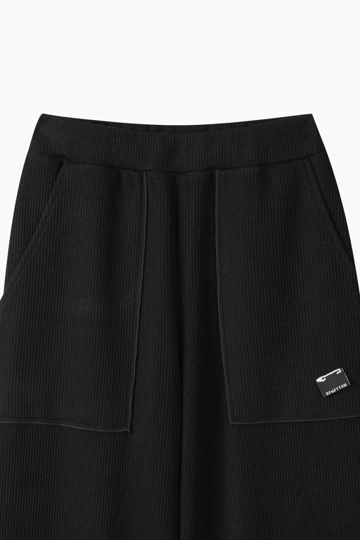 https://img.benettonmall.com/PARTS/KO/26F/QALG03641BK_MB_D12.jpg?cb=1784047865
