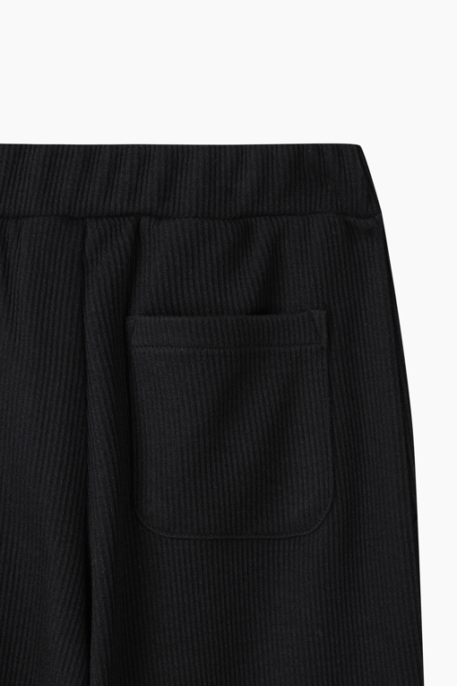 https://img.benettonmall.com/PARTS/KO/26F/QALG03641BK_MB_D14.jpg?cb=1784047865