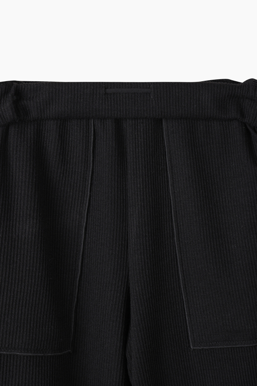 https://img.benettonmall.com/PARTS/KO/26F/QALG03641BK_MB_D15.jpg?cb=1784047865