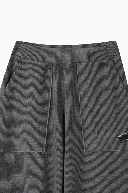 https://img.benettonmall.com/PARTS/KO/26F/QALG03641CG_MB_D12.jpg?cb=1784047865
