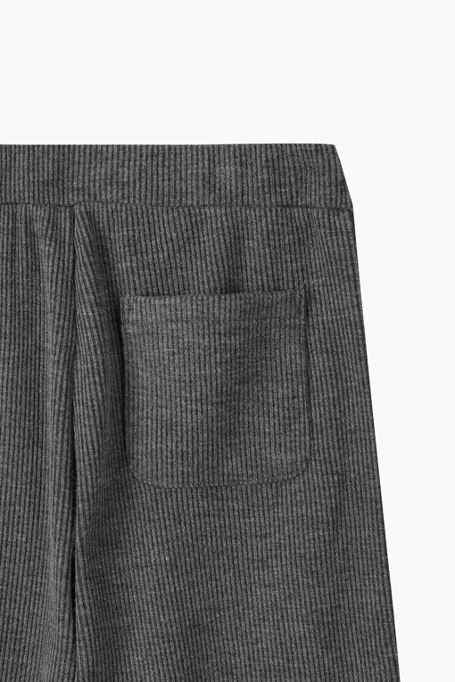 https://img.benettonmall.com/PARTS/KO/26F/QALG03641CG_MB_D14.jpg?cb=1784047865