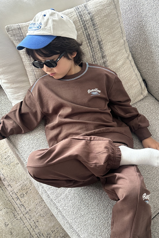 https://img.benettonmall.com/PARTS/KO/26F/QAMT01641BR_MB_E0.jpg?cb=1789657820