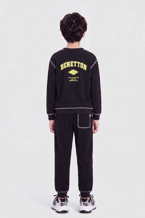 https://img.benettonmall.com/PARTS/KO/26F/QAMT02641BK_MB_D2.jpg