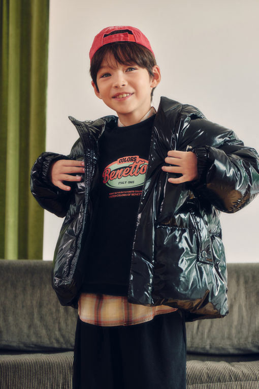 https://img.benettonmall.com/PARTS/KO/26F/QAMT04641BK_MB_D2.jpg