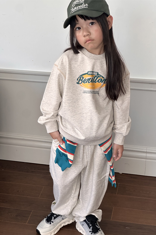 https://img.benettonmall.com/PARTS/KO/26F/QAMT04641OT_MB_E2.jpg?cb=1789473790