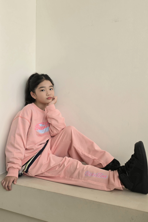 https://img.benettonmall.com/PARTS/KO/26F/QAMT04641PK_MB_E1.jpg?cb=1789473790