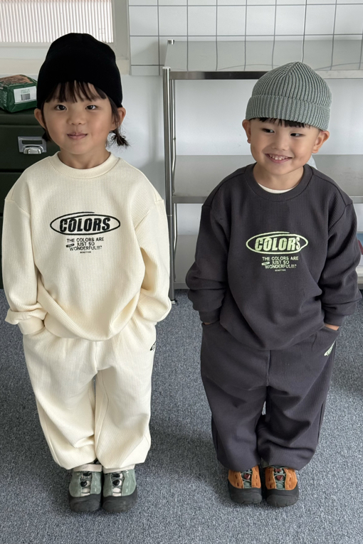 https://img.benettonmall.com/PARTS/KO/26F/QAMT05641CG_MB_E0.jpg?cb=1789473790
