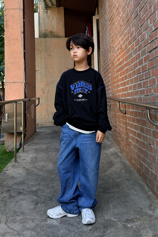 https://img.benettonmall.com/PARTS/KO/26F/QAMT11641BK_MB_E1.jpg?cb=1788777065