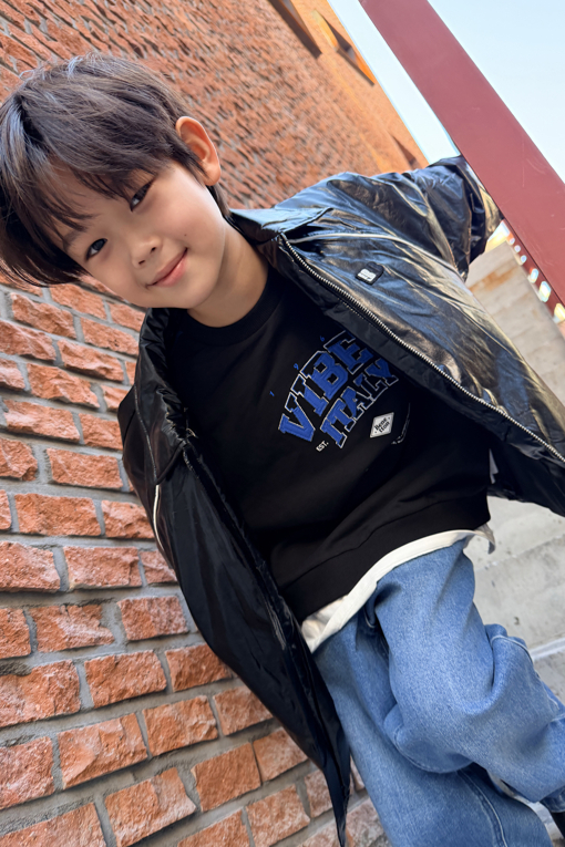 https://img.benettonmall.com/PARTS/KO/26F/QAMT11641BK_MB_E2.jpg?cb=1788777065