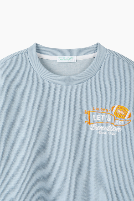 https://img.benettonmall.com/PARTS/KO/26F/QAMT12661BL_MB_D2.jpg