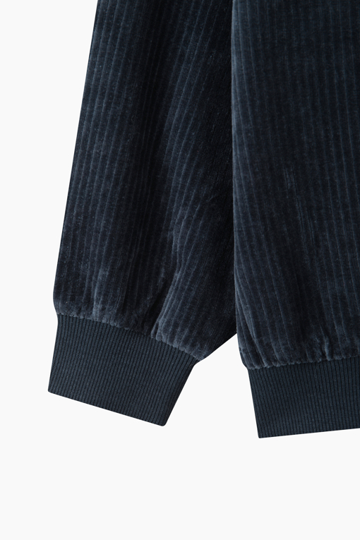 https://img.benettonmall.com/PARTS/KO/26F/QAMT13661NY_MB_D3.jpg