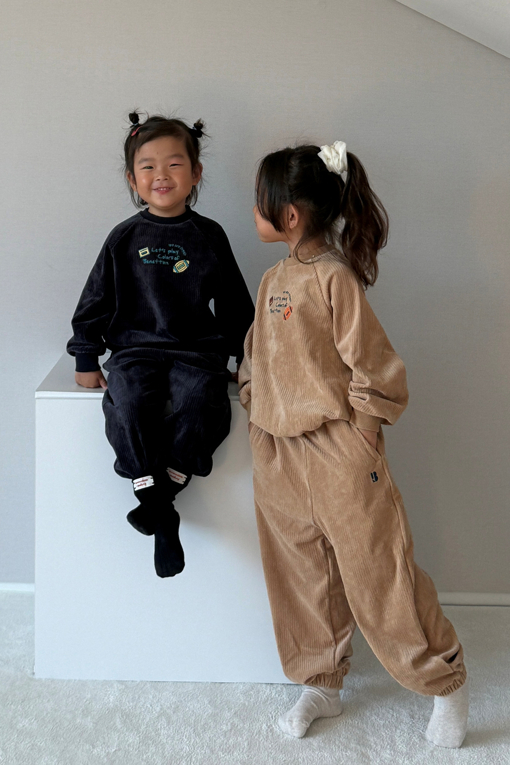 https://img.benettonmall.com/PARTS/KO/26F/QAMT13661NY_MB_E3.jpg