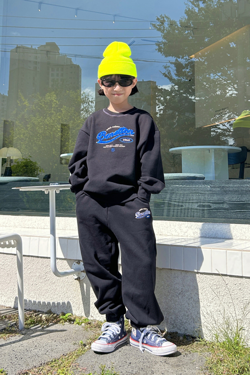 https://img.benettonmall.com/PARTS/KO/26F/QAMT14661BK_MB_E1.jpg