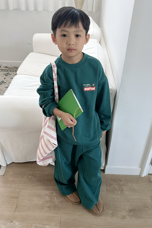 https://img.benettonmall.com/PARTS/KO/26F/QAMT15661GN_MB_E0.jpg