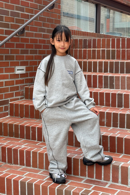 https://img.benettonmall.com/PARTS/KO/26F/QAMT15661MG_MB_E0.jpg