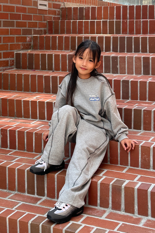 https://img.benettonmall.com/PARTS/KO/26F/QAMT15661MG_MB_E1.jpg