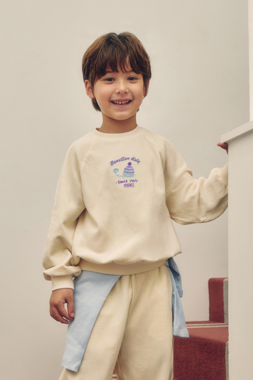 https://img.benettonmall.com/PARTS/KO/26F/QAMT18661CR_MB_D0.jpg