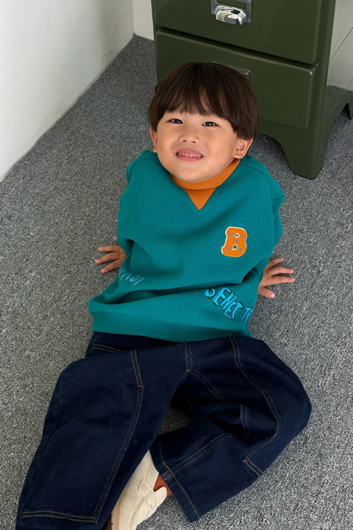 https://img.benettonmall.com/PARTS/KO/26F/QAMT21661GN_MB_E0.jpg
