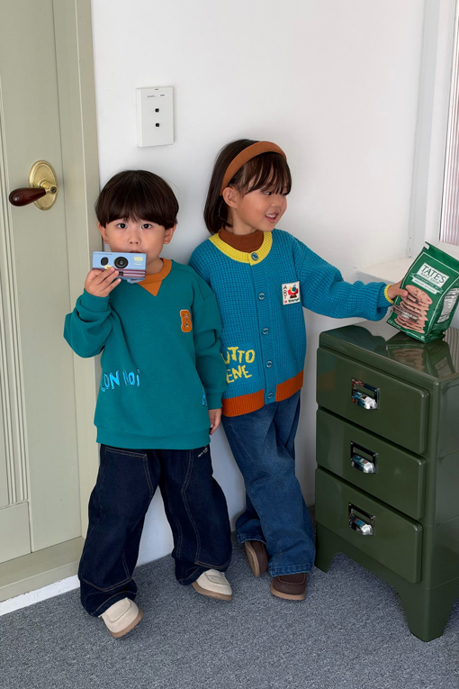 https://img.benettonmall.com/PARTS/KO/26F/QAMT21661GN_MB_E1.jpg