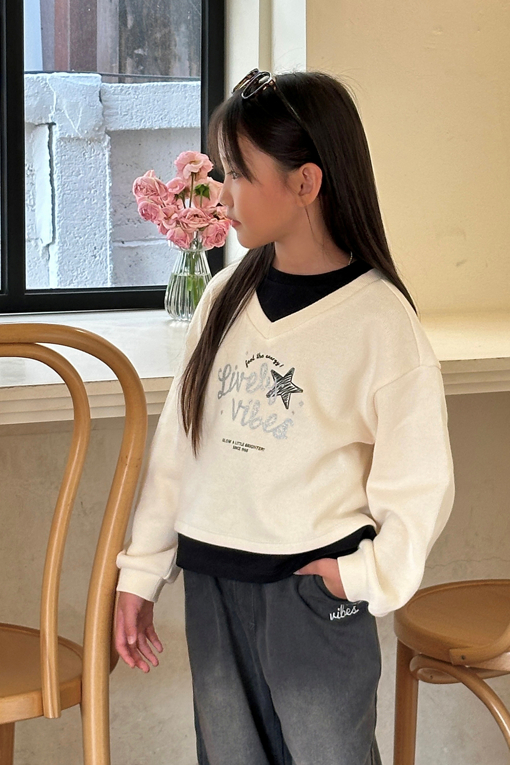 https://img.benettonmall.com/PARTS/KO/26F/QAMT25661IV_MB_E0.jpg