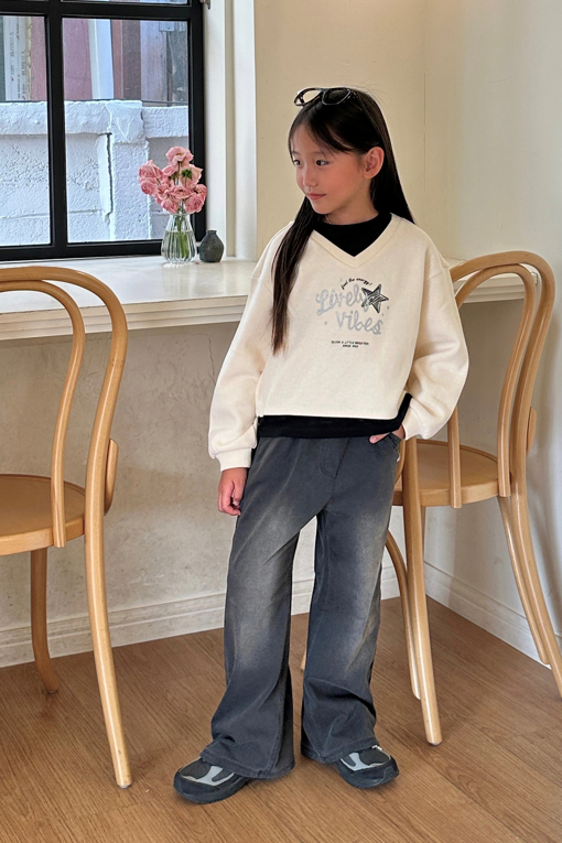 https://img.benettonmall.com/PARTS/KO/26F/QAMT25661IV_MB_E2.jpg