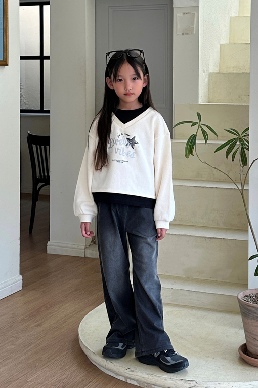https://img.benettonmall.com/PARTS/KO/26F/QAMT25661IV_MB_E3.jpg