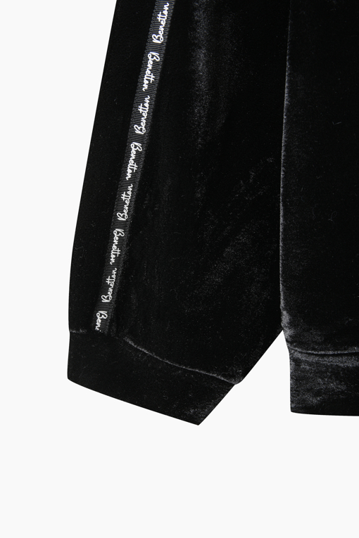 https://img.benettonmall.com/PARTS/KO/26F/QAMT27661BK_MB_D3.jpg