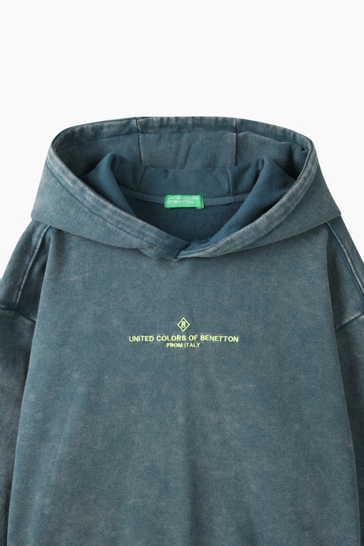 https://img.benettonmall.com/PARTS/KO/26F/QAMT29661GN_MB_D2.jpg