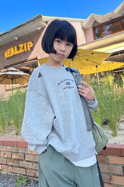 https://img.benettonmall.com/PARTS/KO/26F/QAMT30661MG_MB_E0.jpg
