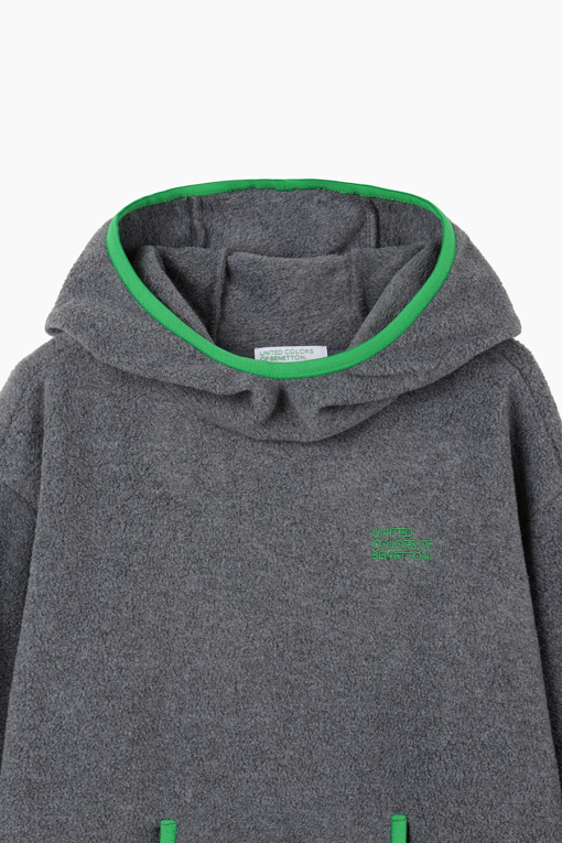 https://img.benettonmall.com/PARTS/KO/26F/QAMTG1661CG_MB_D2.jpg