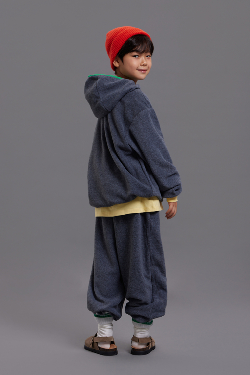 https://img.benettonmall.com/PARTS/KO/26F/QAMTG1661CG_MB_M9.jpg