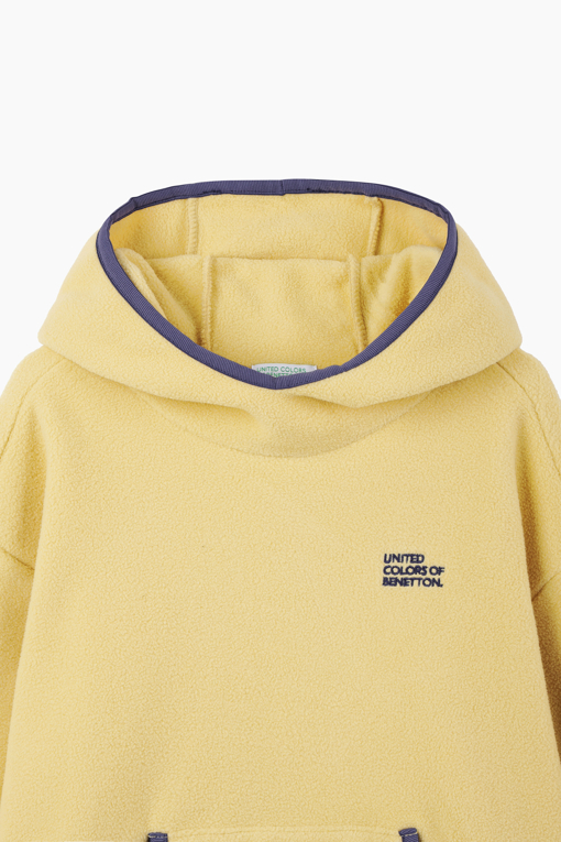 https://img.benettonmall.com/PARTS/KO/26F/QAMTG1661YE_MB_D2.jpg