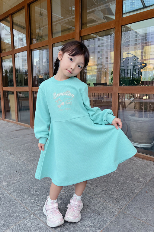 https://img.benettonmall.com/PARTS/KO/26F/QAOP01641MT_MB_E0.jpg?cb=1789657820