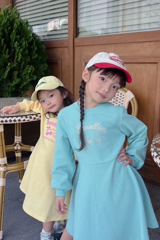 https://img.benettonmall.com/PARTS/KO/26F/QAOP01641YE_MB_E2.jpg?cb=1789657820