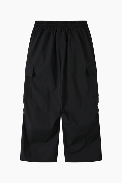 https://img.benettonmall.com/PARTS/KO/26F/QAPT02641BK_MB_D1.jpg