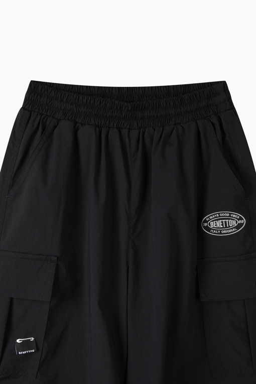 https://img.benettonmall.com/PARTS/KO/26F/QAPT02641BK_MB_D2.jpg
