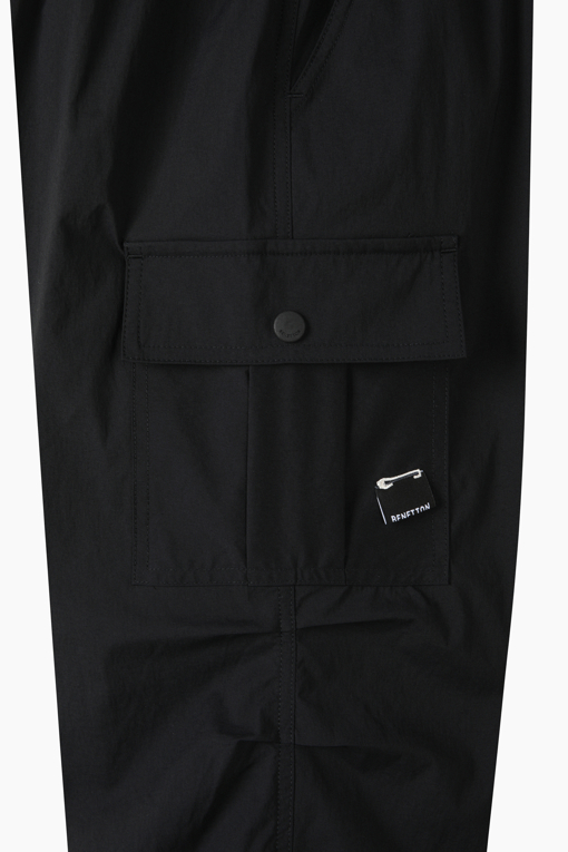 https://img.benettonmall.com/PARTS/KO/26F/QAPT02641BK_MB_D4.jpg
