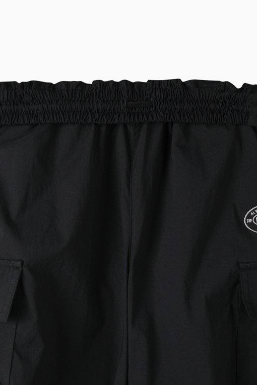 https://img.benettonmall.com/PARTS/KO/26F/QAPT02641BK_MB_D5.jpg