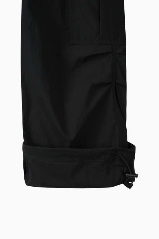 https://img.benettonmall.com/PARTS/KO/26F/QAPT02641BK_MB_D6.jpg