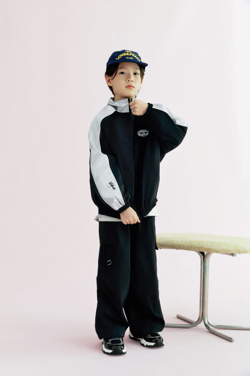 https://img.benettonmall.com/PARTS/KO/26F/QAPT02641BK_MB_L2.jpg?cb=1788777065