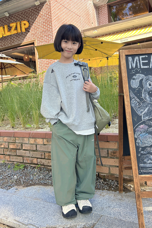 https://img.benettonmall.com/PARTS/KO/26F/QAPT04661KA_MB_E0.jpg