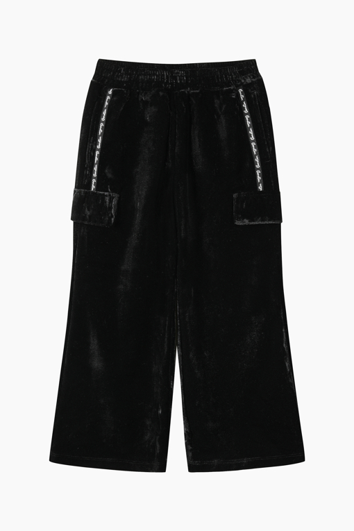 https://img.benettonmall.com/PARTS/KO/26F/QAPT05661BK_MB_D0.jpg