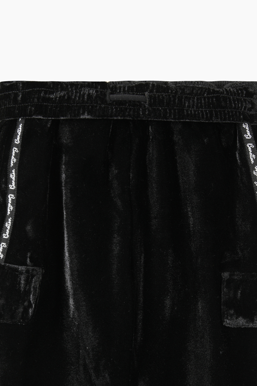 https://img.benettonmall.com/PARTS/KO/26F/QAPT05661BK_MB_D5.jpg