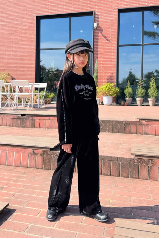 https://img.benettonmall.com/PARTS/KO/26F/QAPT05661BK_MB_E1.jpg
