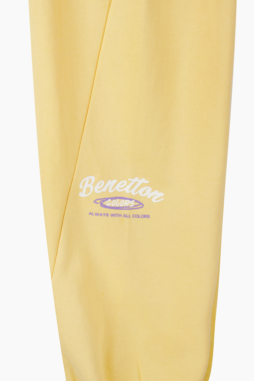 https://img.benettonmall.com/PARTS/KO/26F/QATP01641YE_MB_D14.jpg