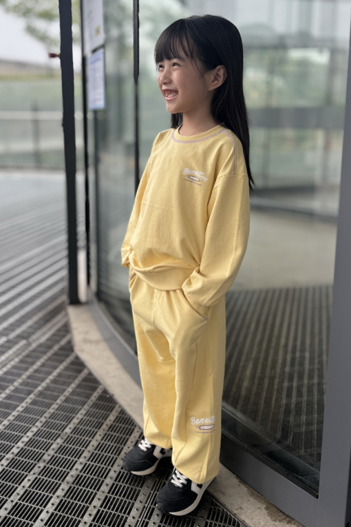 https://img.benettonmall.com/PARTS/KO/26F/QATP01641YE_MB_E1.jpg?cb=1789657820