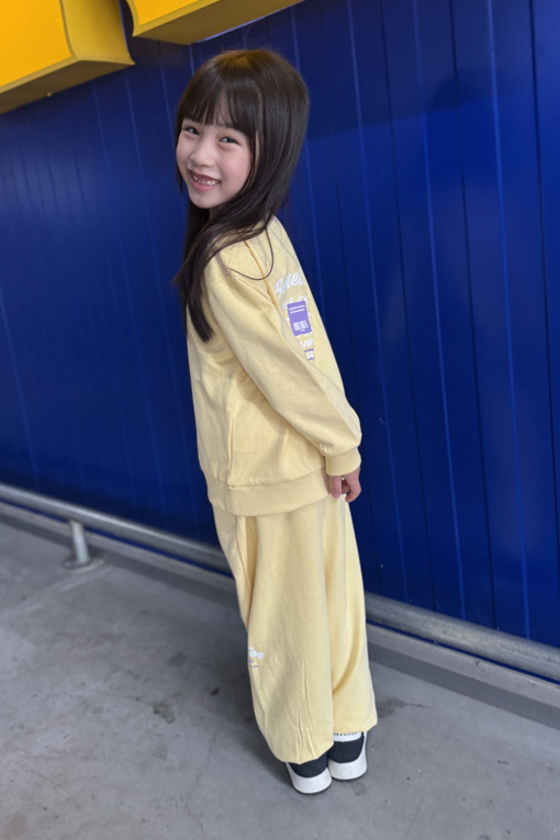 https://img.benettonmall.com/PARTS/KO/26F/QATP01641YE_MB_E2.jpg?cb=1789657820