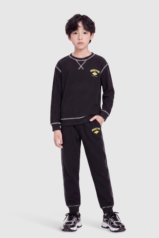 https://img.benettonmall.com/PARTS/KO/26F/QATP02641BK_MB_D2.jpg