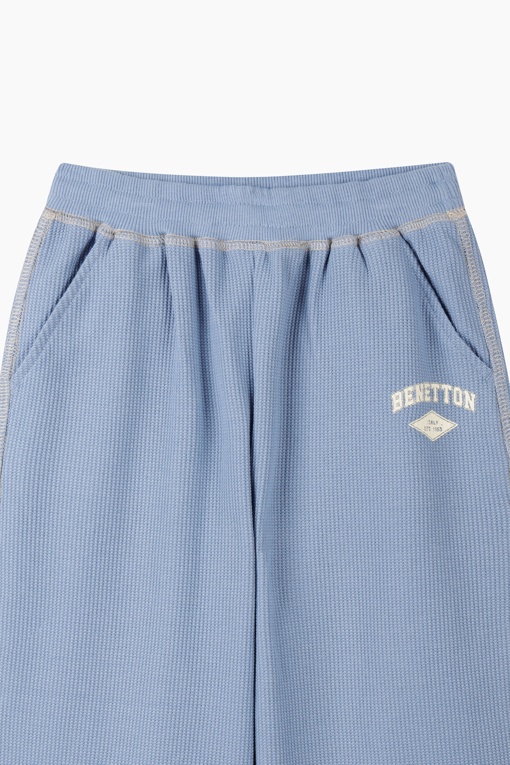 https://img.benettonmall.com/PARTS/KO/26F/QATP02641DB_MB_D12.jpg