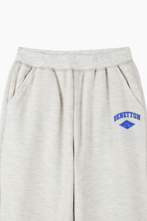 https://img.benettonmall.com/PARTS/KO/26F/QATP02641MG_MB_D12.jpg